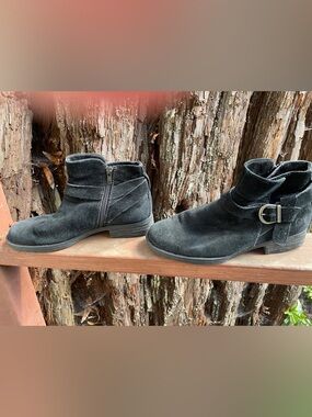 BORN Ankle Suede Boot - Black (7M)